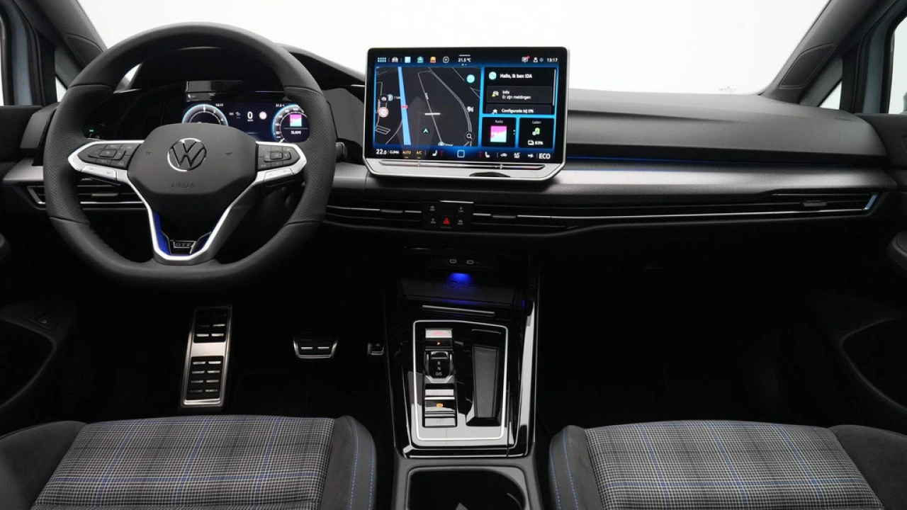 Volkswagen Golf GTE 1.5 TSI eHybrid 272pk DSG Panoramadak