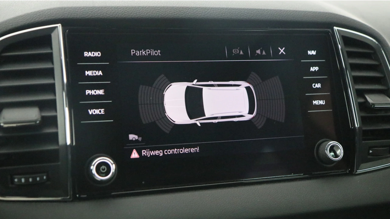 Škoda Karoq 1.5 TSI 150pk ACT Sportline Business DSG