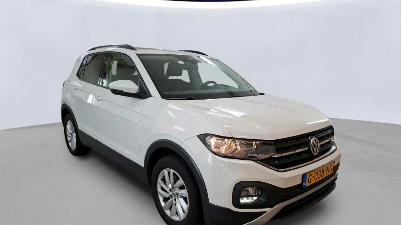 Volkswagen T-Cross 1.0 TSI Life | Navigatie | Parkeersenoren | Privacy Glas | VERWACHT