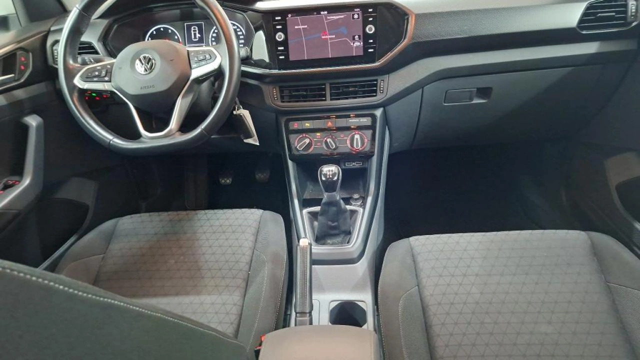 Volkswagen T-Cross 1.0 TSI Life | Navigatie | Parkeersenoren | Privacy Glas | VERWACHT
