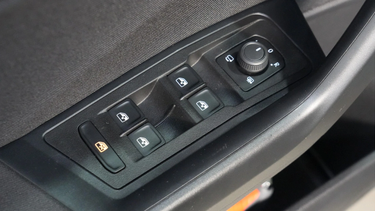 Volkswagen T-Roc 1.5 TSI 150pk DSG Oranje Edition