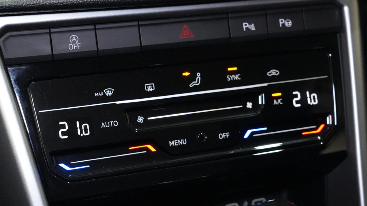 Volkswagen T-Roc 1.5 TSI 150pk DSG Oranje Edition