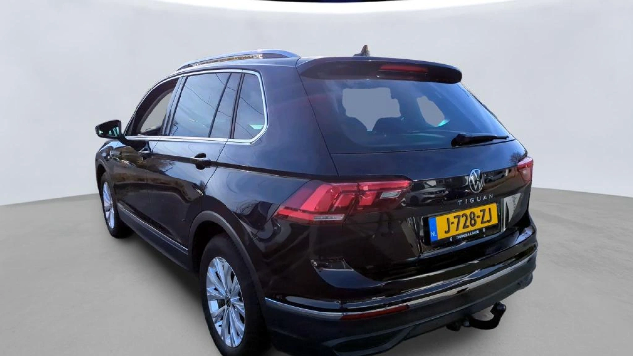 Volkswagen Tiguan 1.5 TSI Life Business | Ergo Stoel | Trekhaak | Elec klep | VERWACHT
