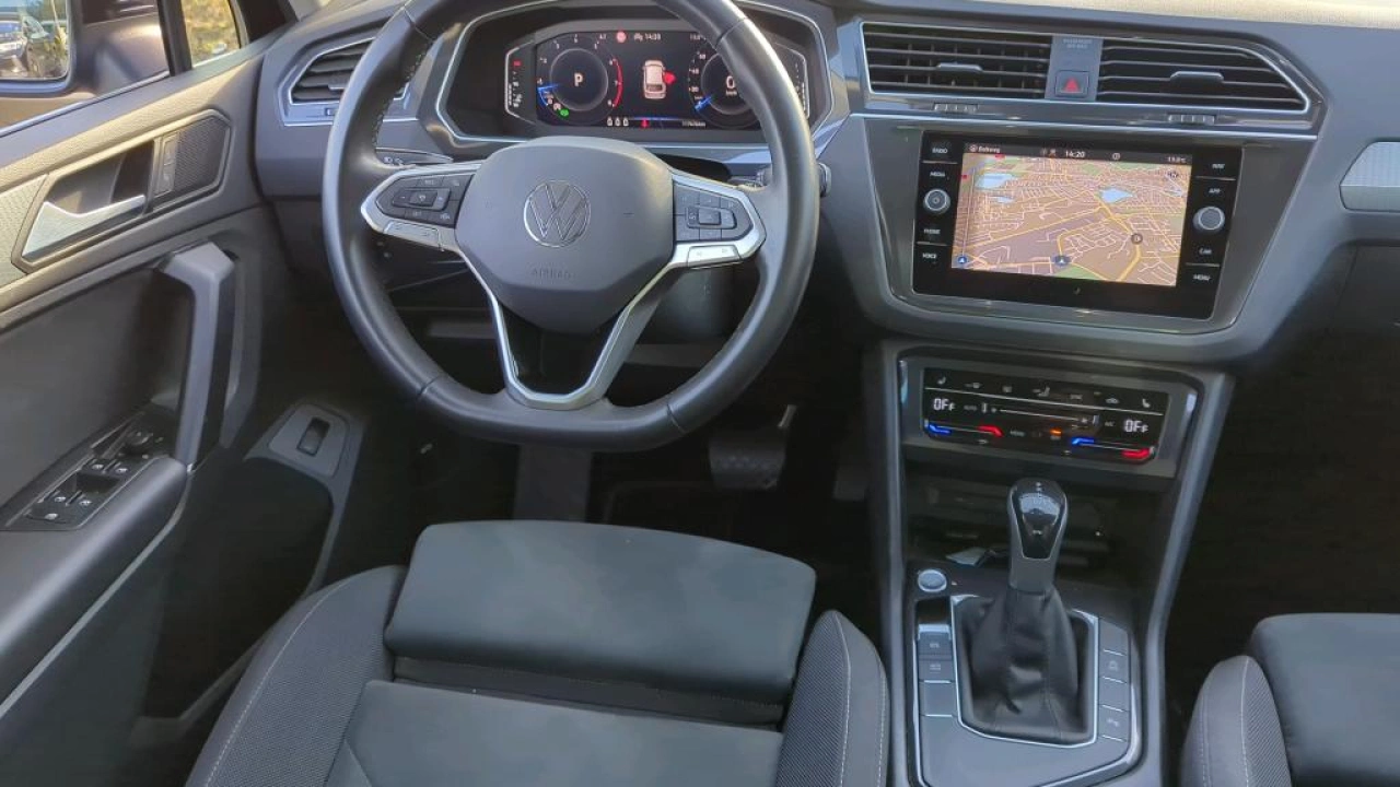 Volkswagen Tiguan 1.5 TSI Life Business | Ergo Stoel | Trekhaak | Elec klep | VERWACHT