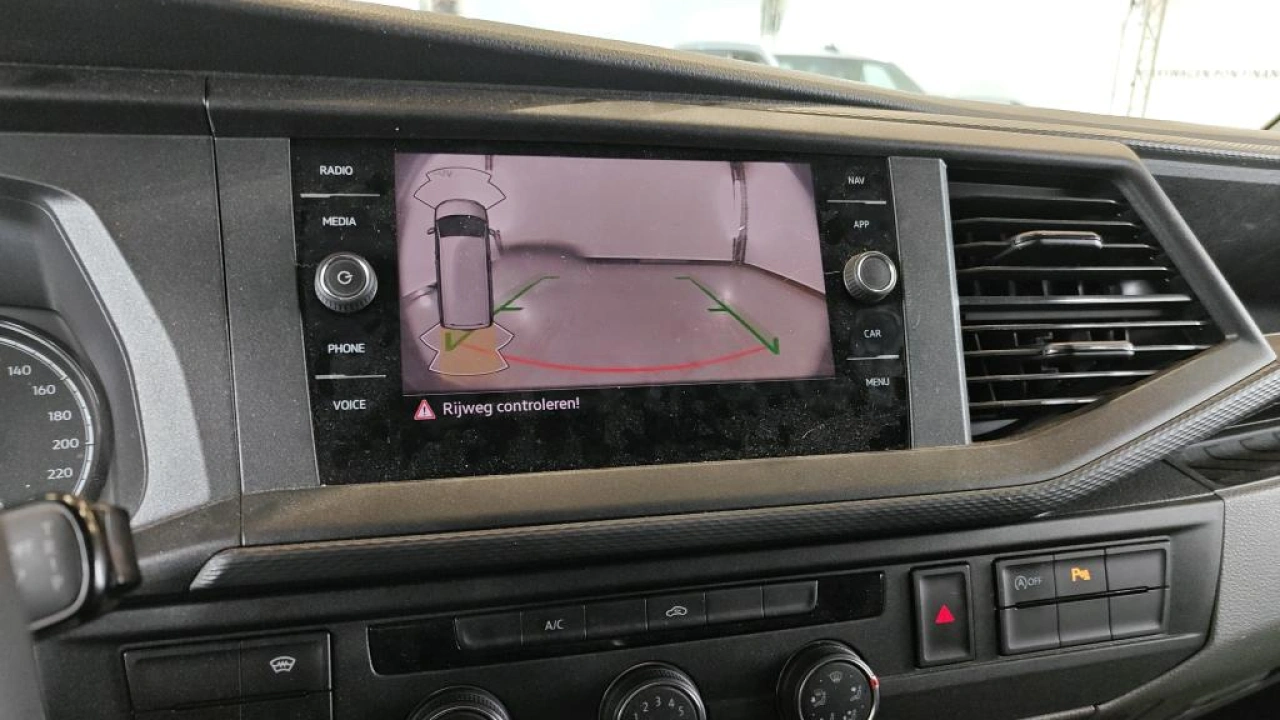 VW Bedrijfswagens Transporter L2H1 2.0 TDI 150pk DSG Comfortline