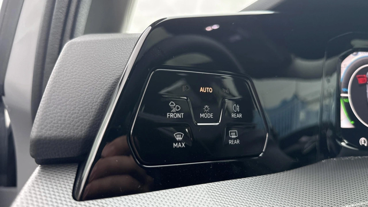 Volkswagen Golf 1.5 eHybrid Life Edition