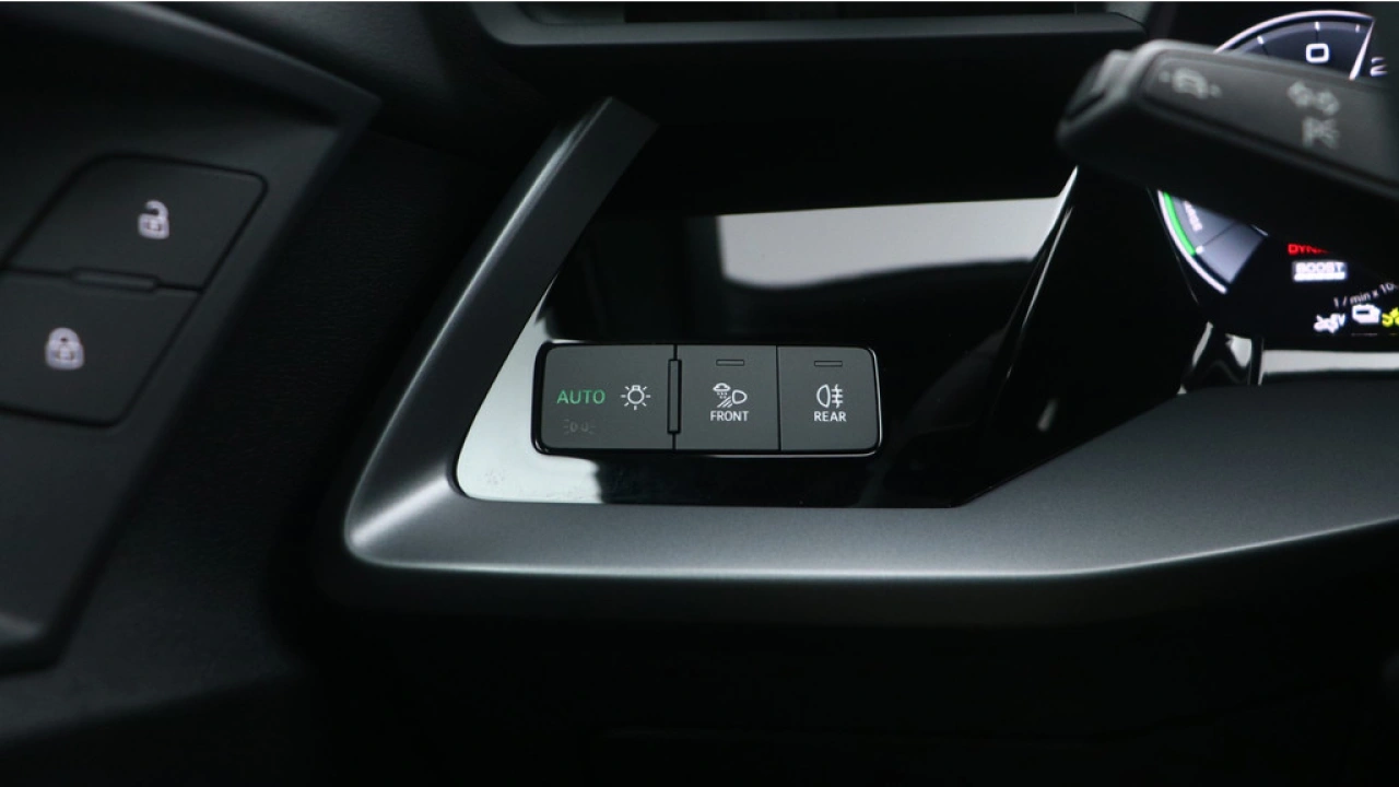 Audi A3 Sportback 40 TFSI e 204PK Advanced edition | Carplay | Stoelverwarming | Camera |