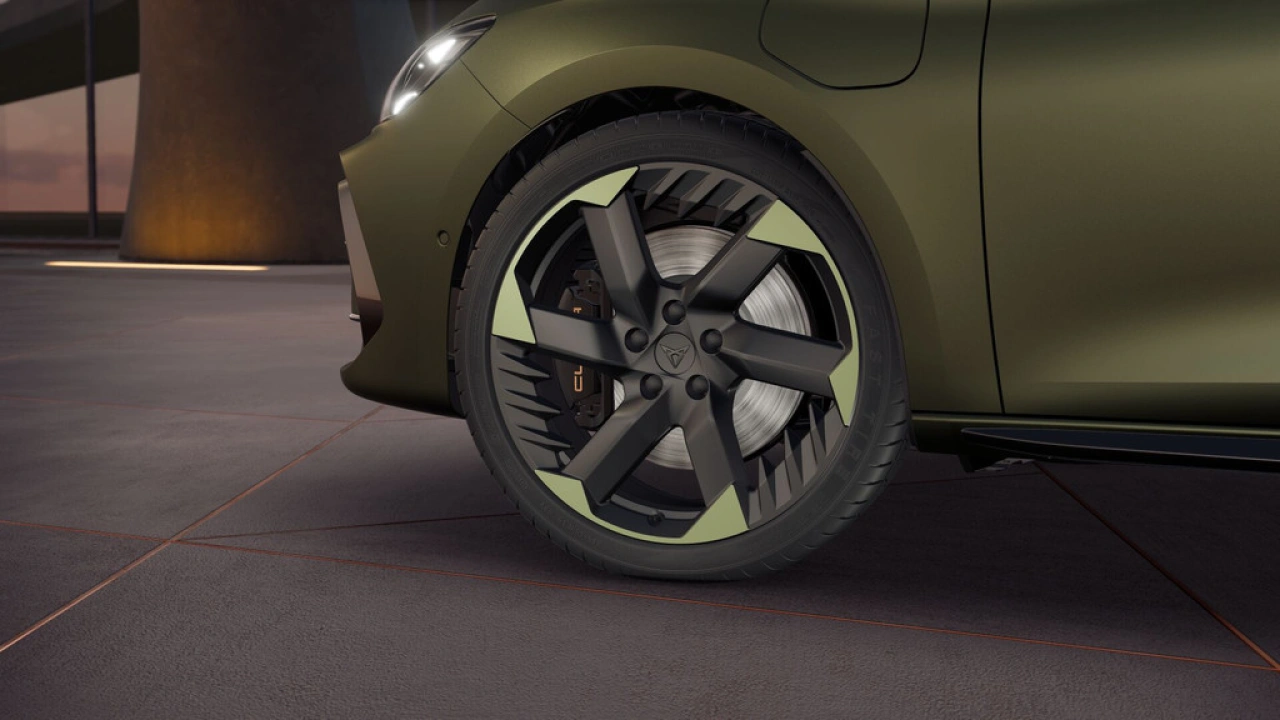 CUPRA Leon 1.5 TSI e-Hybrid 272 6DSG VZ Tribe Edition