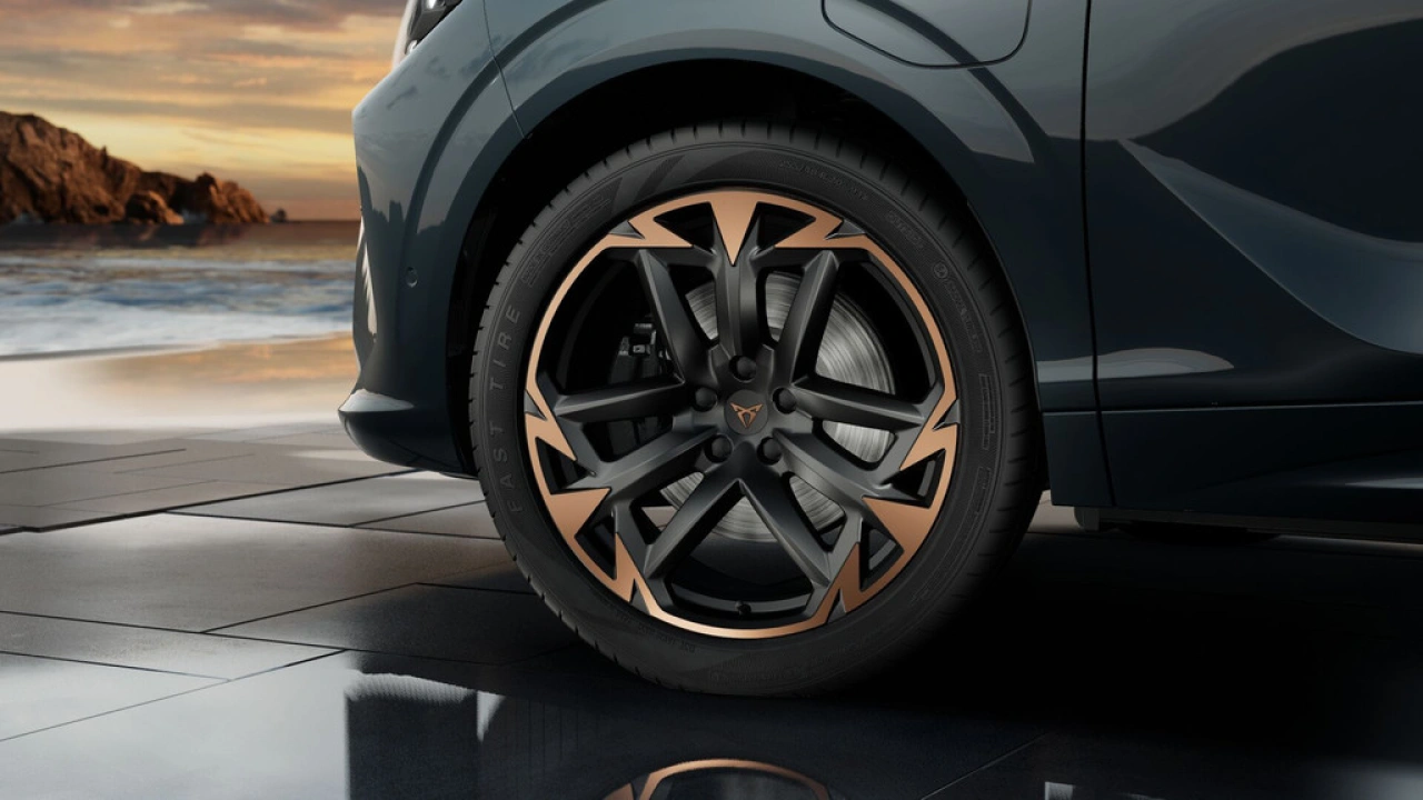 CUPRA Terramar 1.5 TSI e-Hybrid 204 6DSG Business