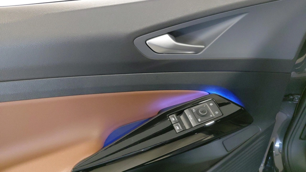 Volkswagen ID.4 First 77 kWh | Navi | Camera | Verw. voorstoelen |