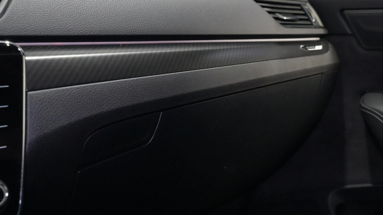 Škoda Superb Combi 1.4 TSI iV 218pk Sportline Business