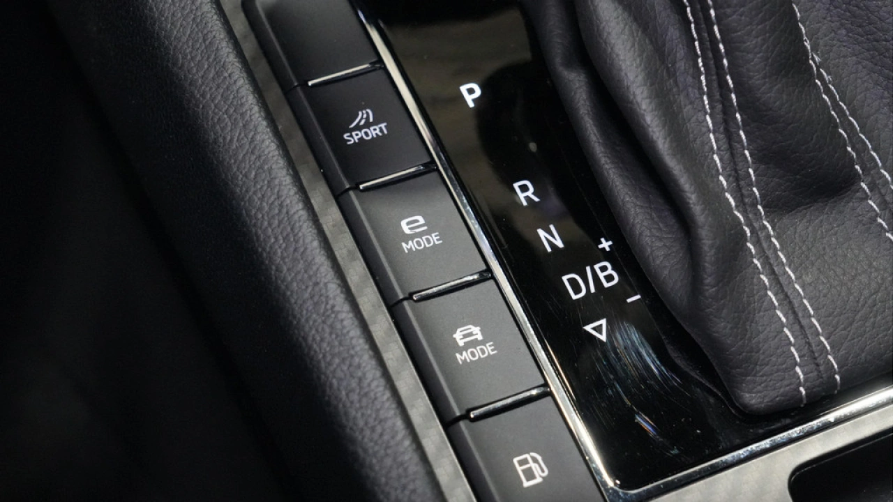 Škoda Superb Combi 1.4 TSI iV 218pk Sportline Business