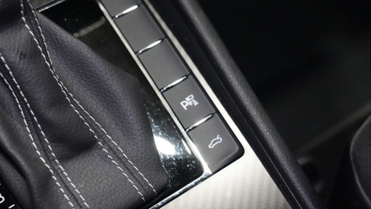 Škoda Superb Combi 1.4 TSI iV 218pk Sportline Business