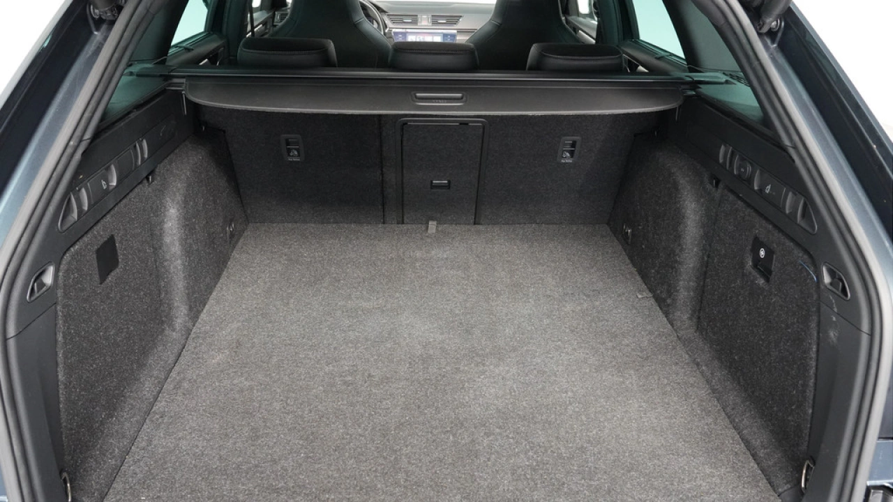 Škoda Superb Combi 1.4 TSI iV 218pk Sportline Business