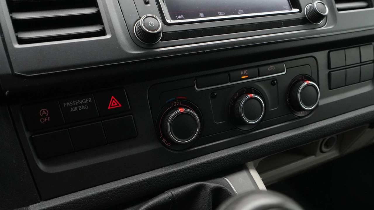 VW Bedrijfswagens Transporter L2H1 2.0 TDI 85pk Trendline-Executive