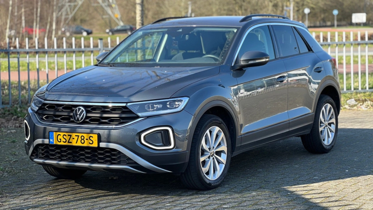 Volkswagen T-Roc 1.0 TSI 116pk Oranje Edition Navigatie Camera