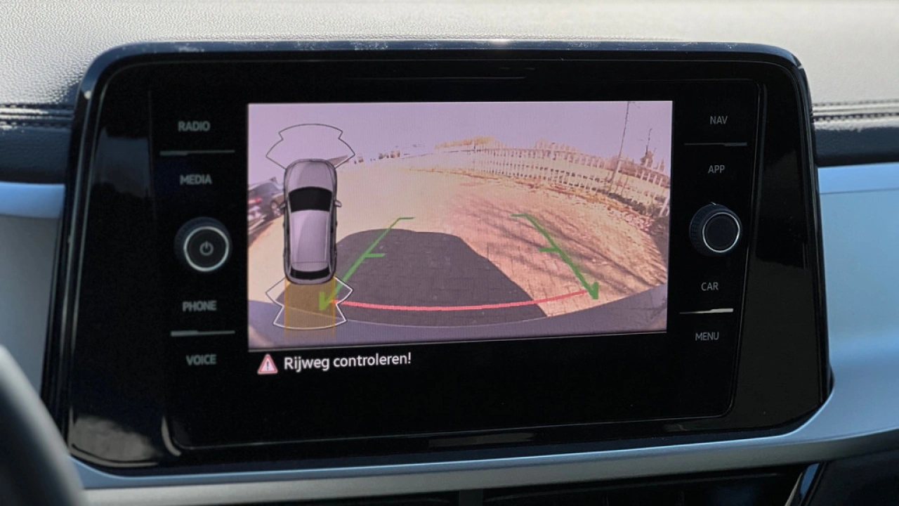 Volkswagen T-Roc 1.0 TSI 116pk Oranje Edition Navigatie Camera