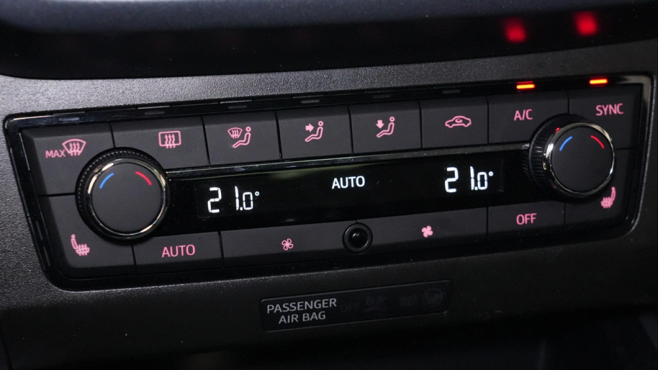 SEAT Arona 1.0 TSI 95pk Style Business Intense