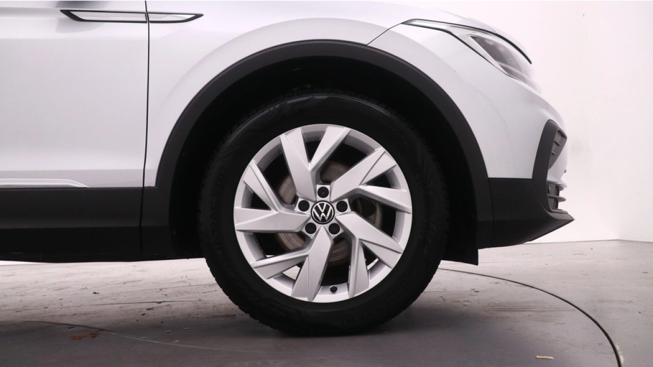 Volkswagen Tiguan 1.5 TSI 150pk DSG Life Business Navigatie Trekhaak