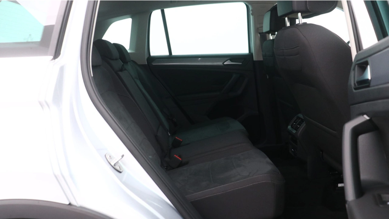 Volkswagen Tiguan 1.5 TSI 150pk DSG Life Business Navigatie Trekhaak