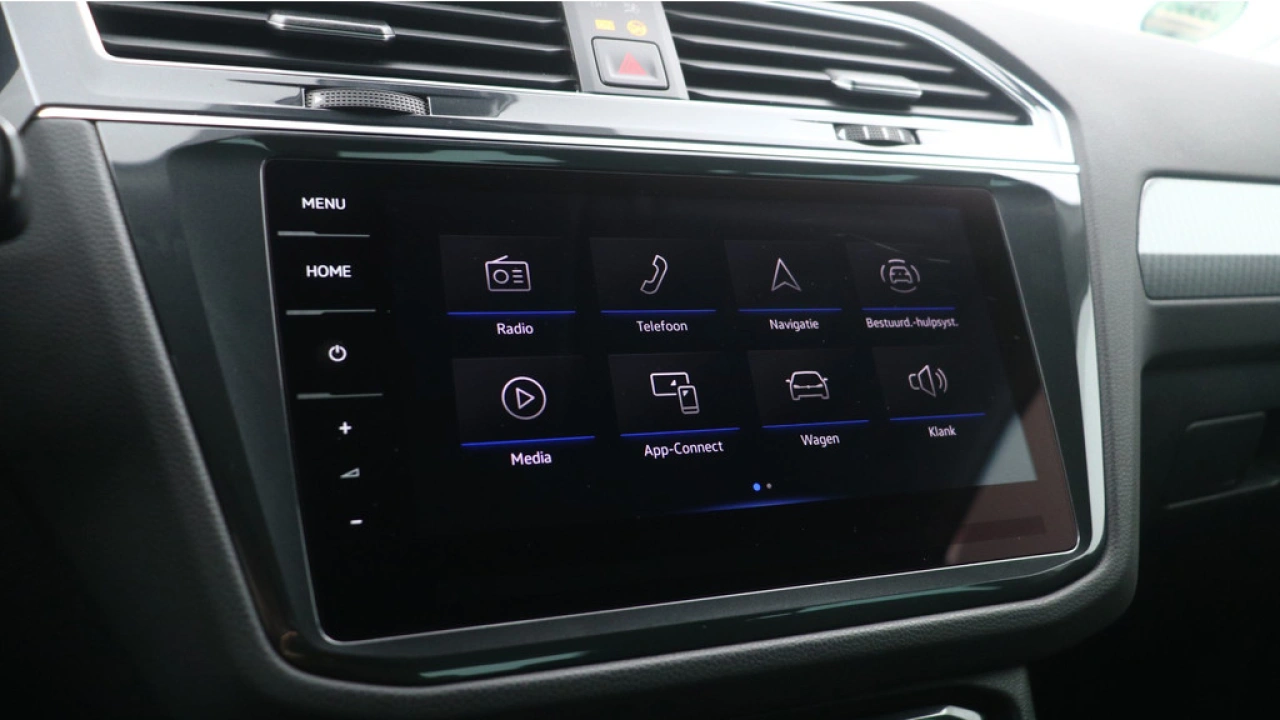 Volkswagen Tiguan 1.5 TSI 150pk DSG Life Business Navigatie Trekhaak