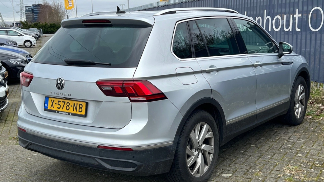 Volkswagen Tiguan 1.5 TSI 150pk DSG Life Business Navigatie Trekhaak