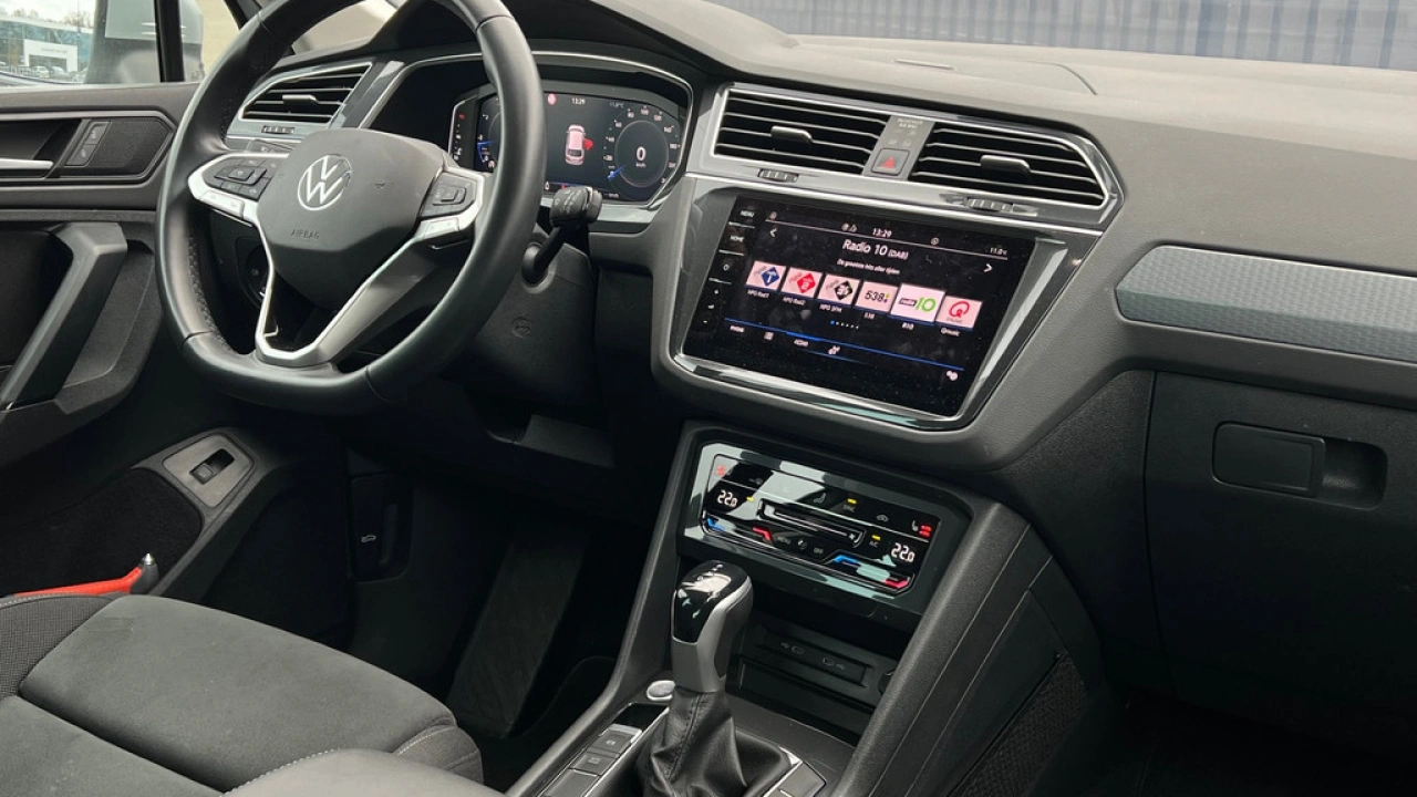 Volkswagen Tiguan 1.5 TSI 150pk DSG Life Business Navigatie Trekhaak