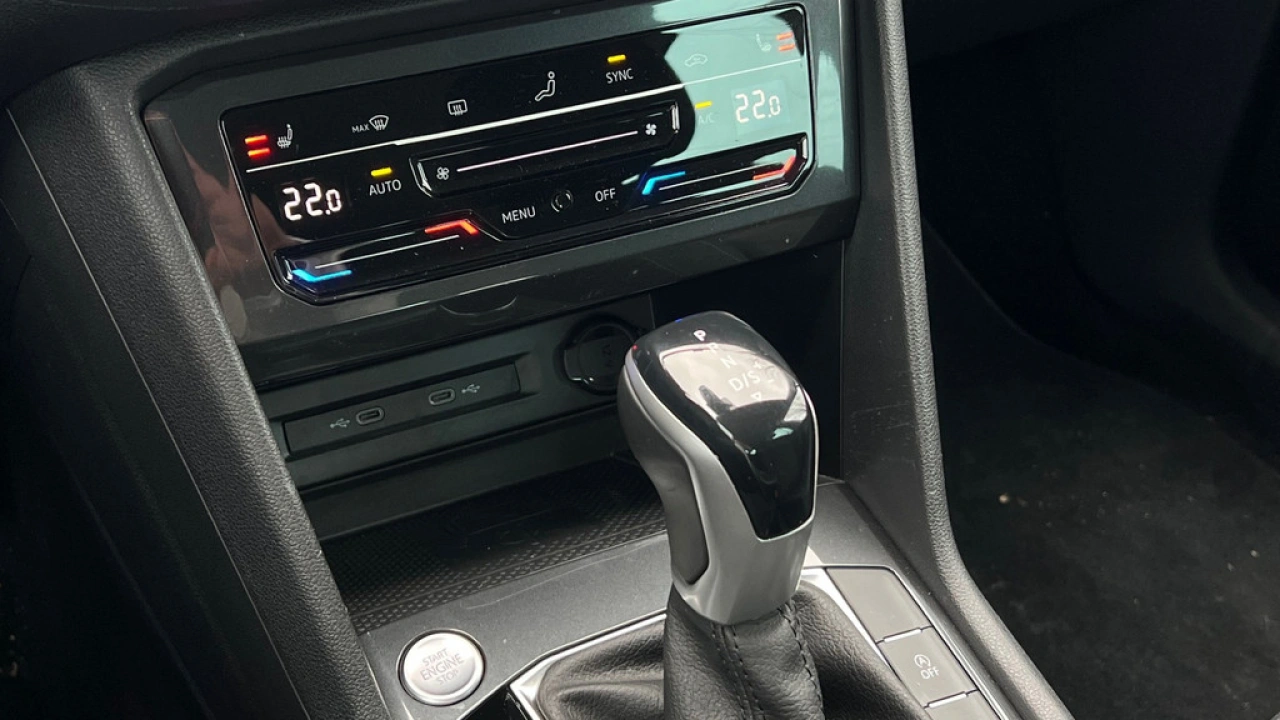 Volkswagen Tiguan 1.5 TSI 150pk DSG Life Business Navigatie Trekhaak