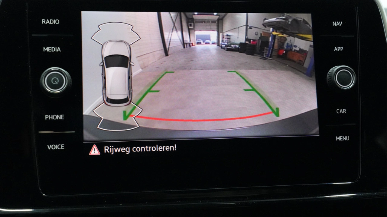 Volkswagen T-Roc 1.5 TSI 150pk DSG R-Line Business