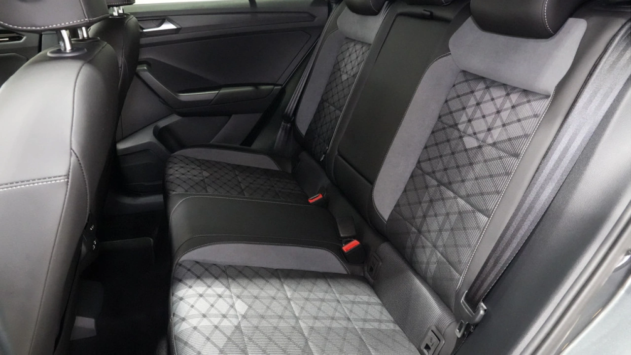 Volkswagen T-Roc 1.5 TSI 150pk DSG R-Line Business