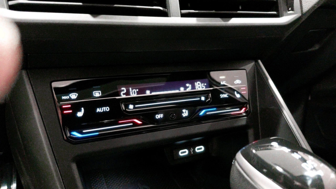 Volkswagen Polo 1.0 TSI Automaat | R-Line Business | Panoramadak | Camera | IQ Light |