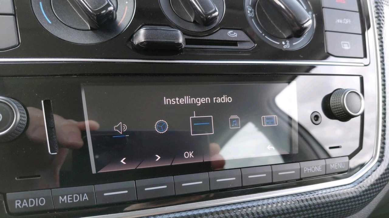 Volkswagen up! 1.0 | Airco | Smartphone Integratie | DAB Radio |