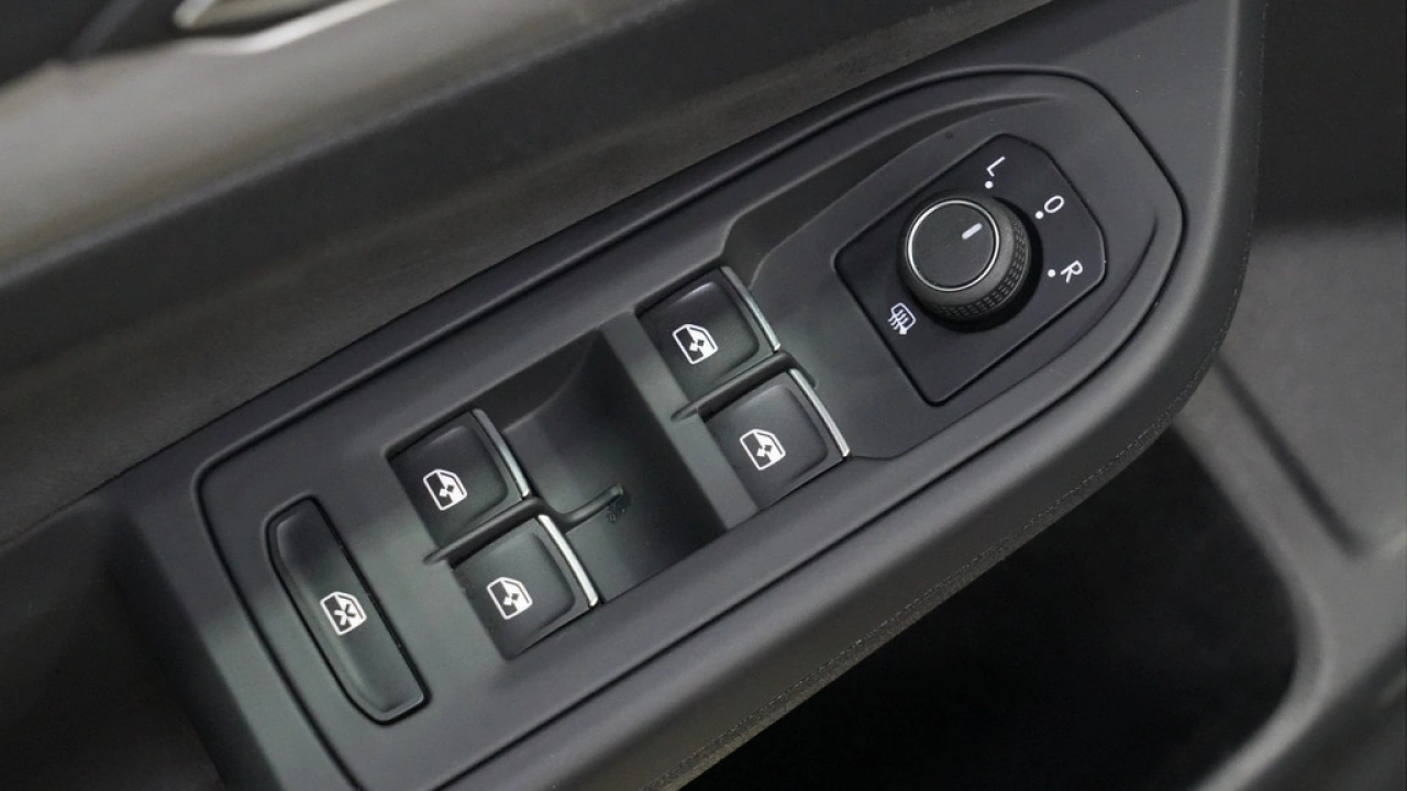 Volkswagen Golf 1.0 eTSI 110pk DSG Life Business