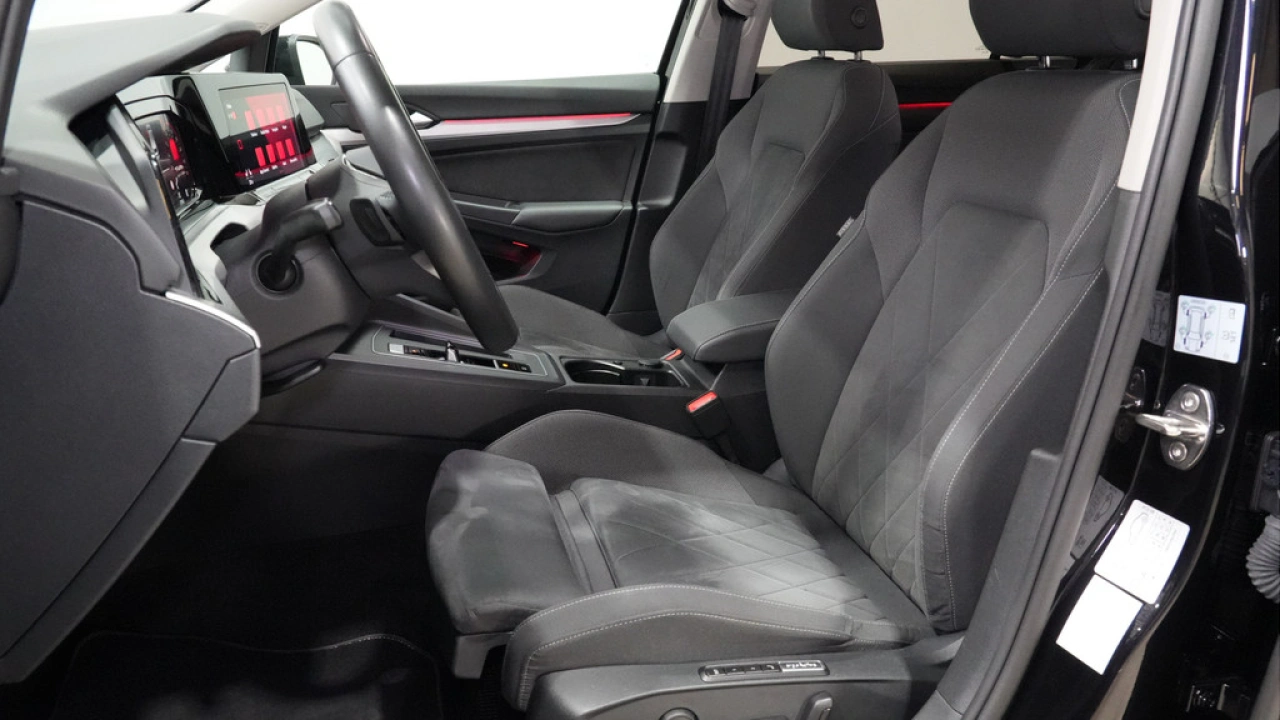 Volkswagen Golf 1.0 eTSI 110pk DSG Life Business