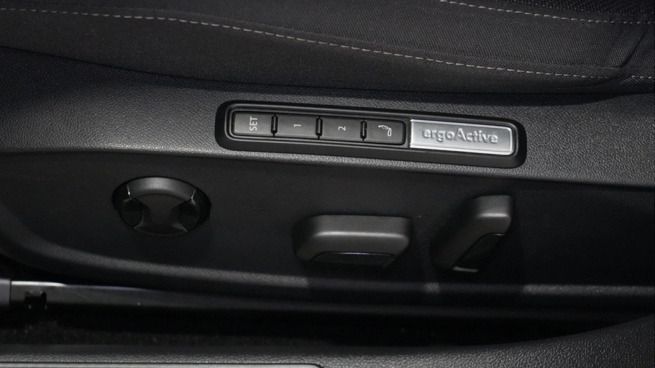 Volkswagen Golf 1.0 eTSI 110pk DSG Life Business