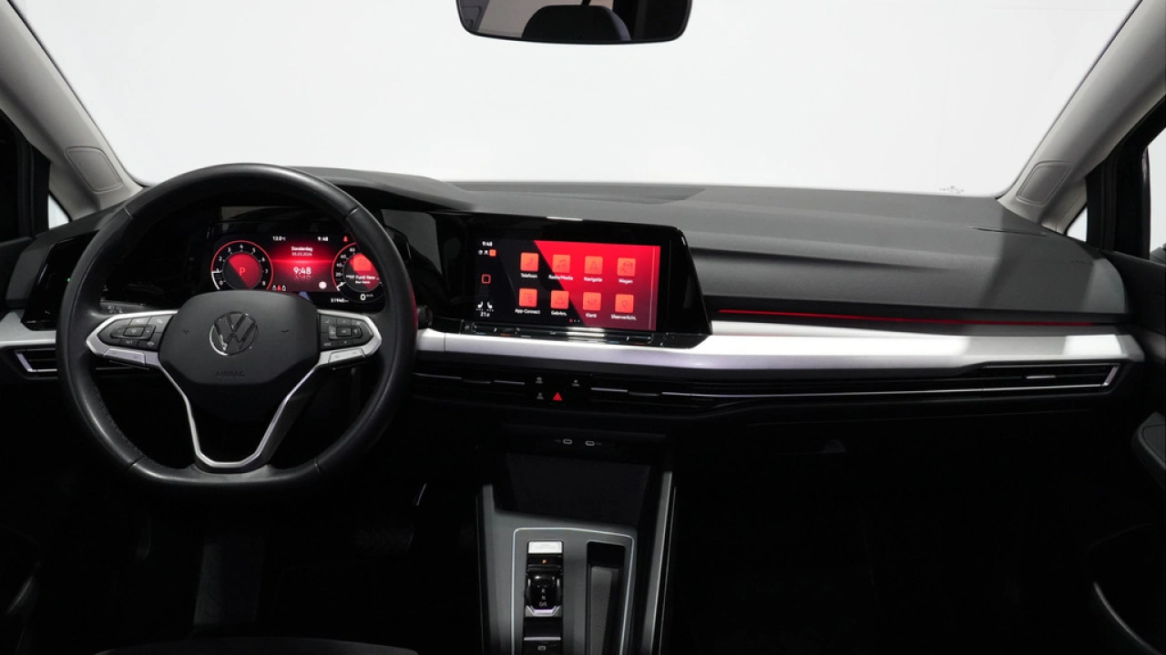 Volkswagen Golf 1.0 eTSI 110pk DSG Life Business