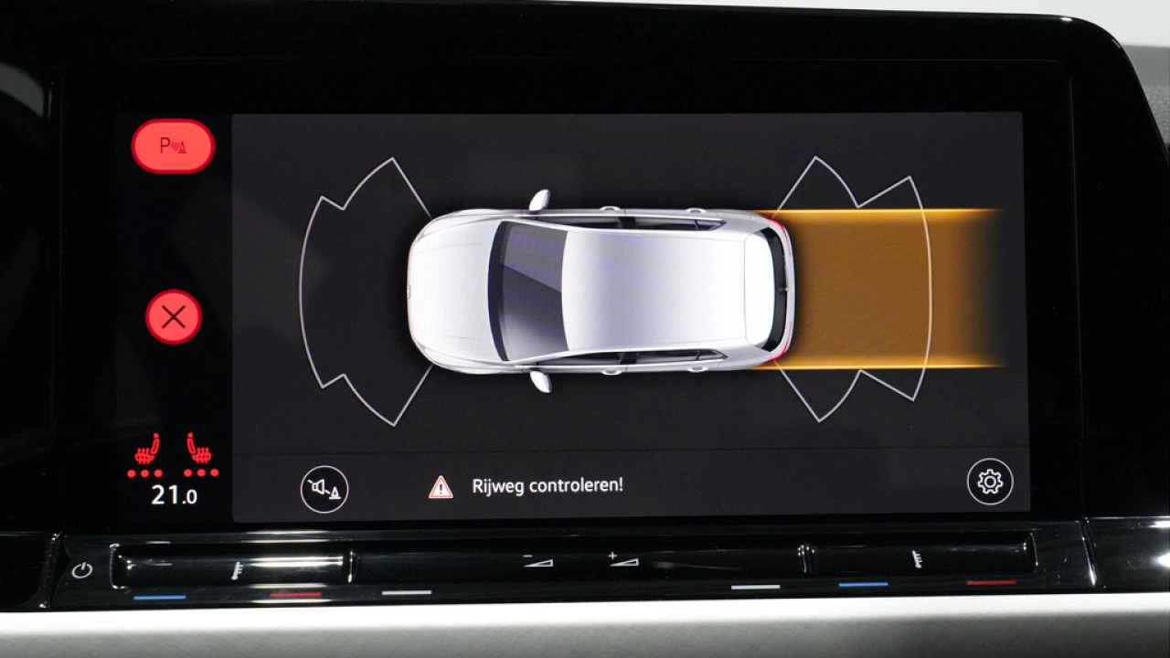 Volkswagen Golf 1.0 eTSI 110pk DSG Life Business