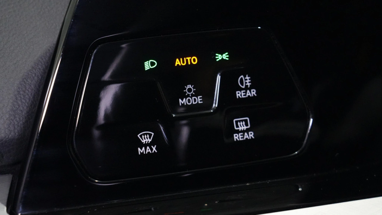 Volkswagen Golf 1.0 eTSI 110pk DSG Life Business