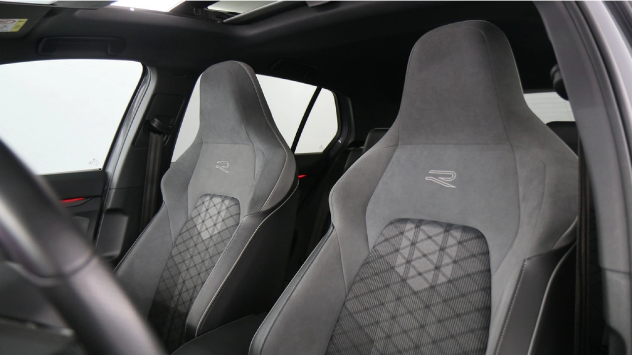 Volkswagen Golf 1.5 eTSI 130pk R-Line Business DSG