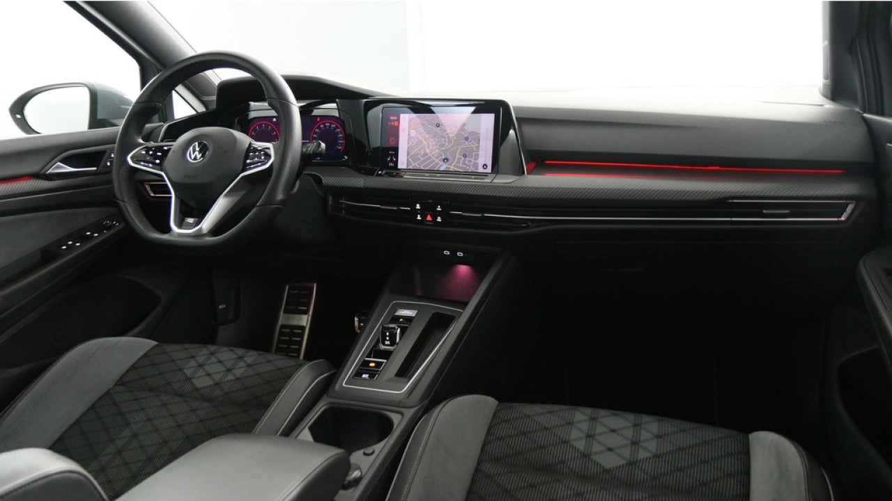 Volkswagen Golf 1.5 eTSI 130pk R-Line Business DSG