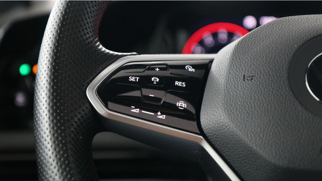 Volkswagen Golf 1.5 eTSI 130pk R-Line Business DSG