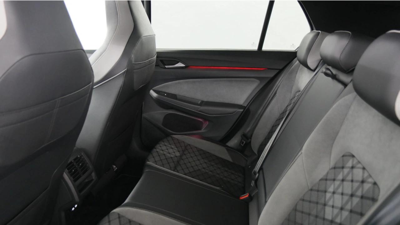 Volkswagen Golf 1.5 eTSI 130pk R-Line Business DSG