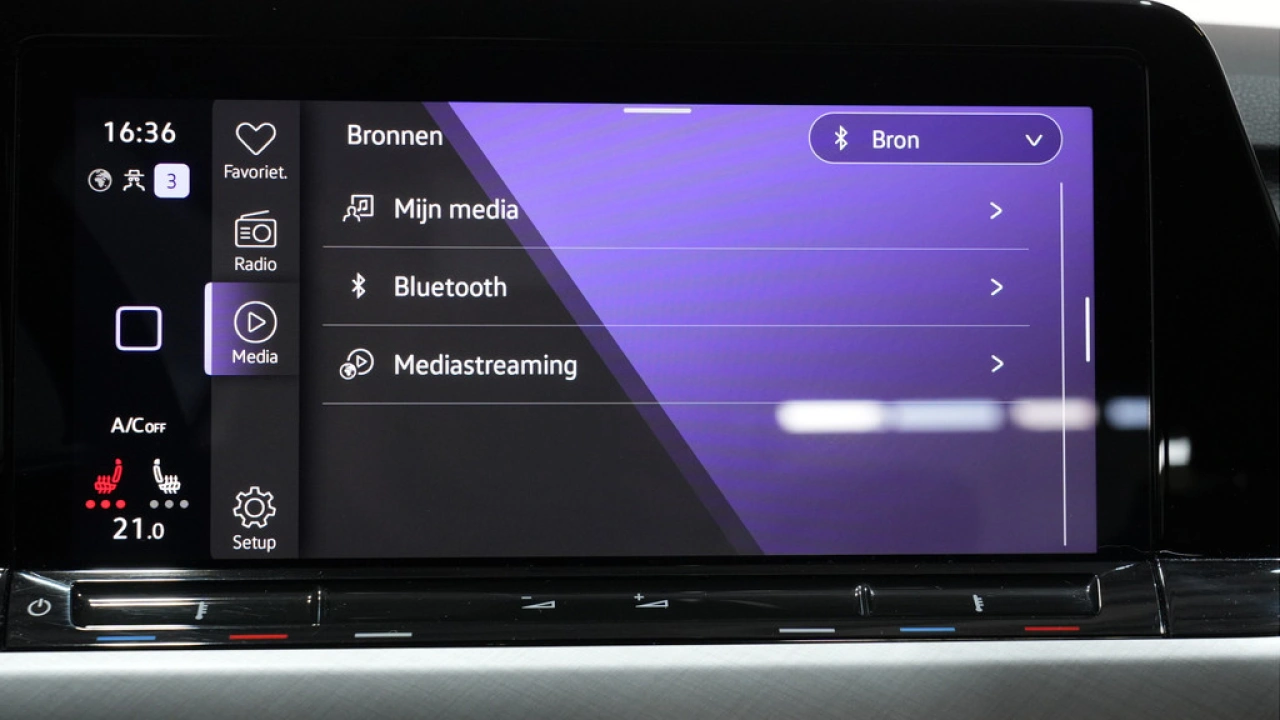 Volkswagen Golf 1.0 eTSI 110pk Life Business