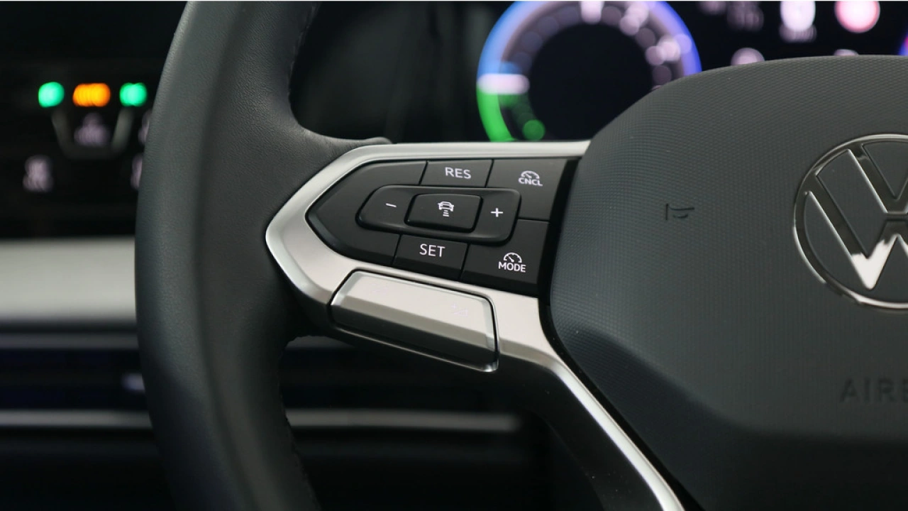 Volkswagen Golf 1.5 eHybrid 204pk Life Edition DSG