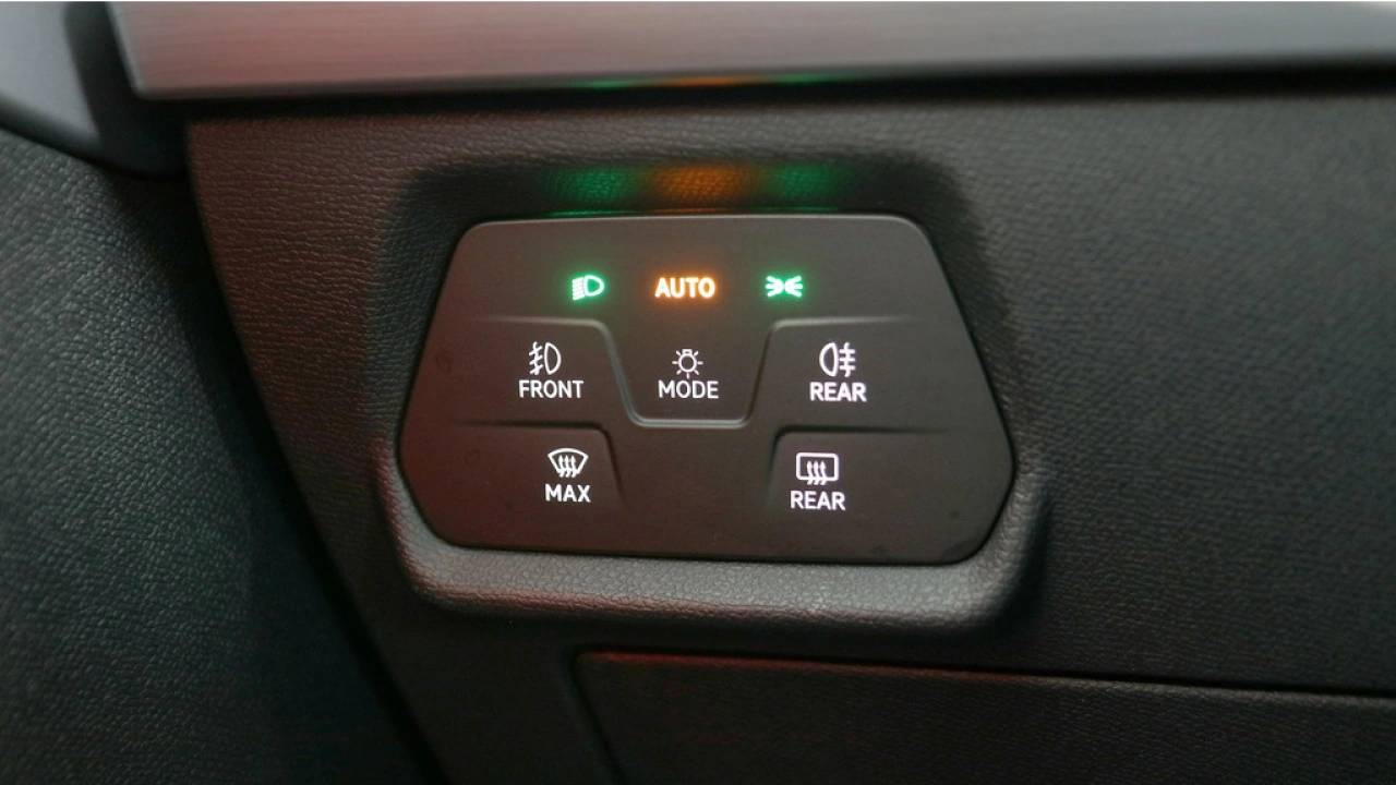 SEAT Leon Sportstourer 1.5 eTSI 150pk FR Business DSG