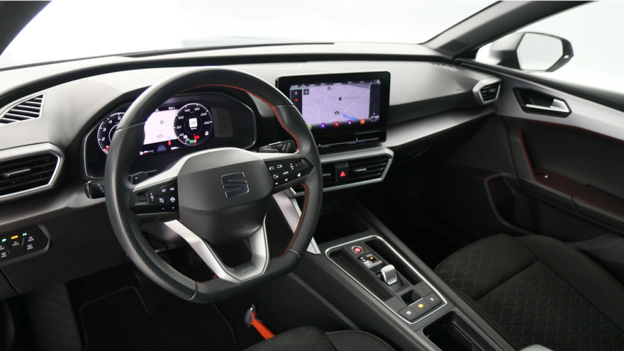 SEAT Leon Sportstourer 1.5 eTSI 150pk FR Business DSG