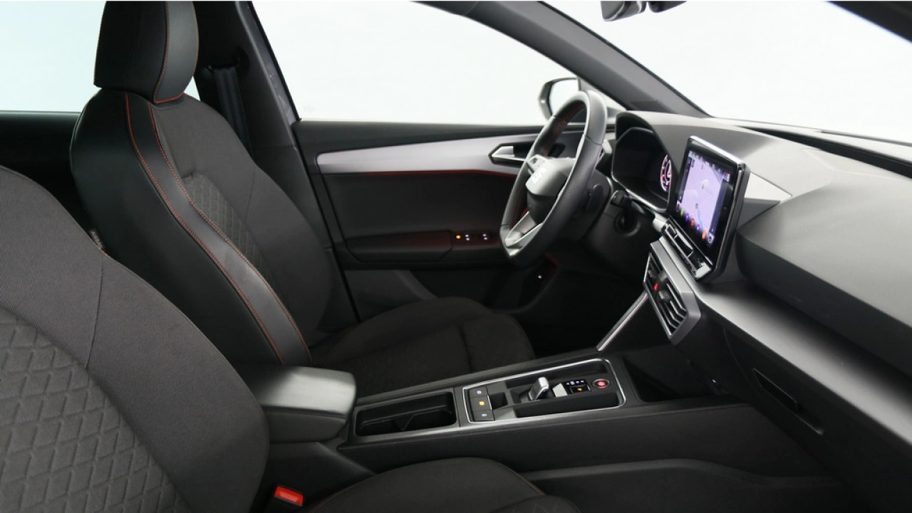 SEAT Leon Sportstourer 1.5 eTSI 150pk FR Business DSG