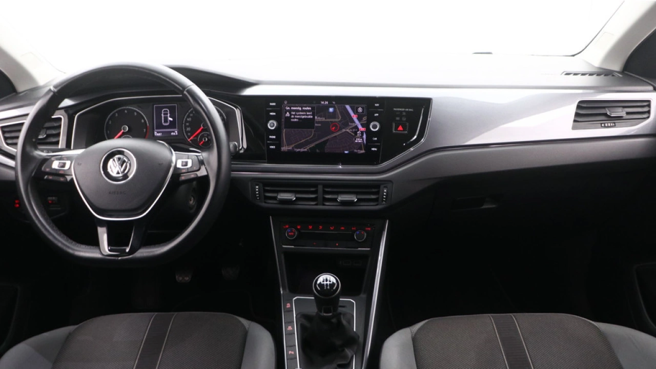 Volkswagen Polo 1.0 TSI 95pk Highline Navigatie Trekhaak