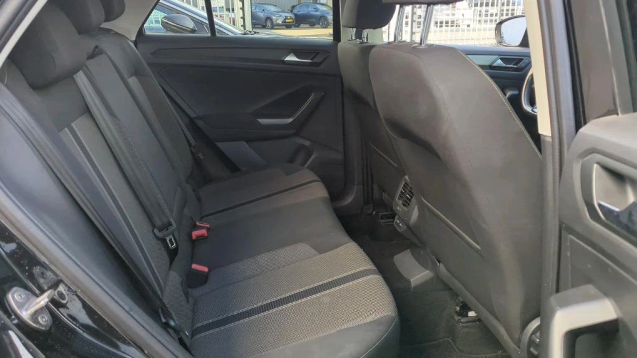 Volkswagen T-Roc 1.0 TSI 110pk Style Navigatie climatronic