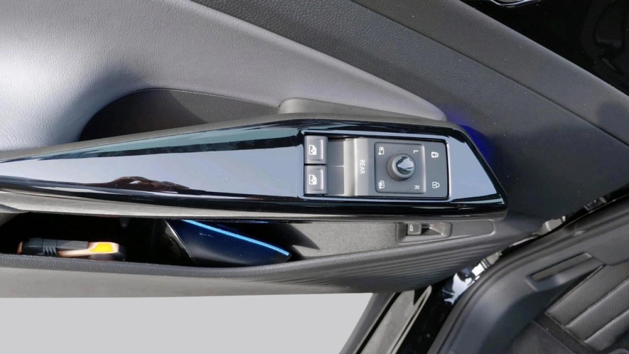 Volkswagen ID.4 Pro Limited Edition Plus 77 kWh | Trekhaak | Panoramadak |